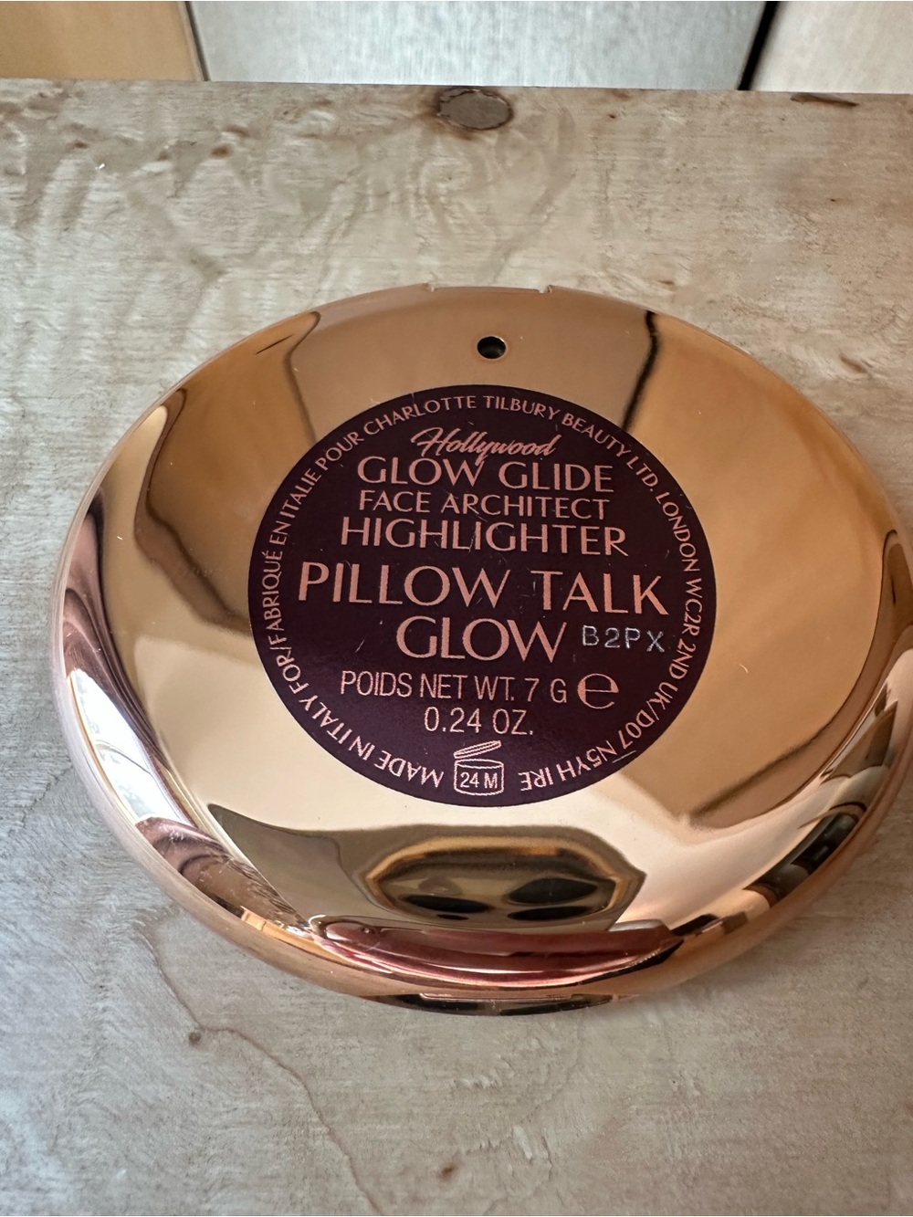 Charlotte Tilbury Glow Glide Face Architect Highlighter -Pillow Talk Glow - Picture 4 of 5